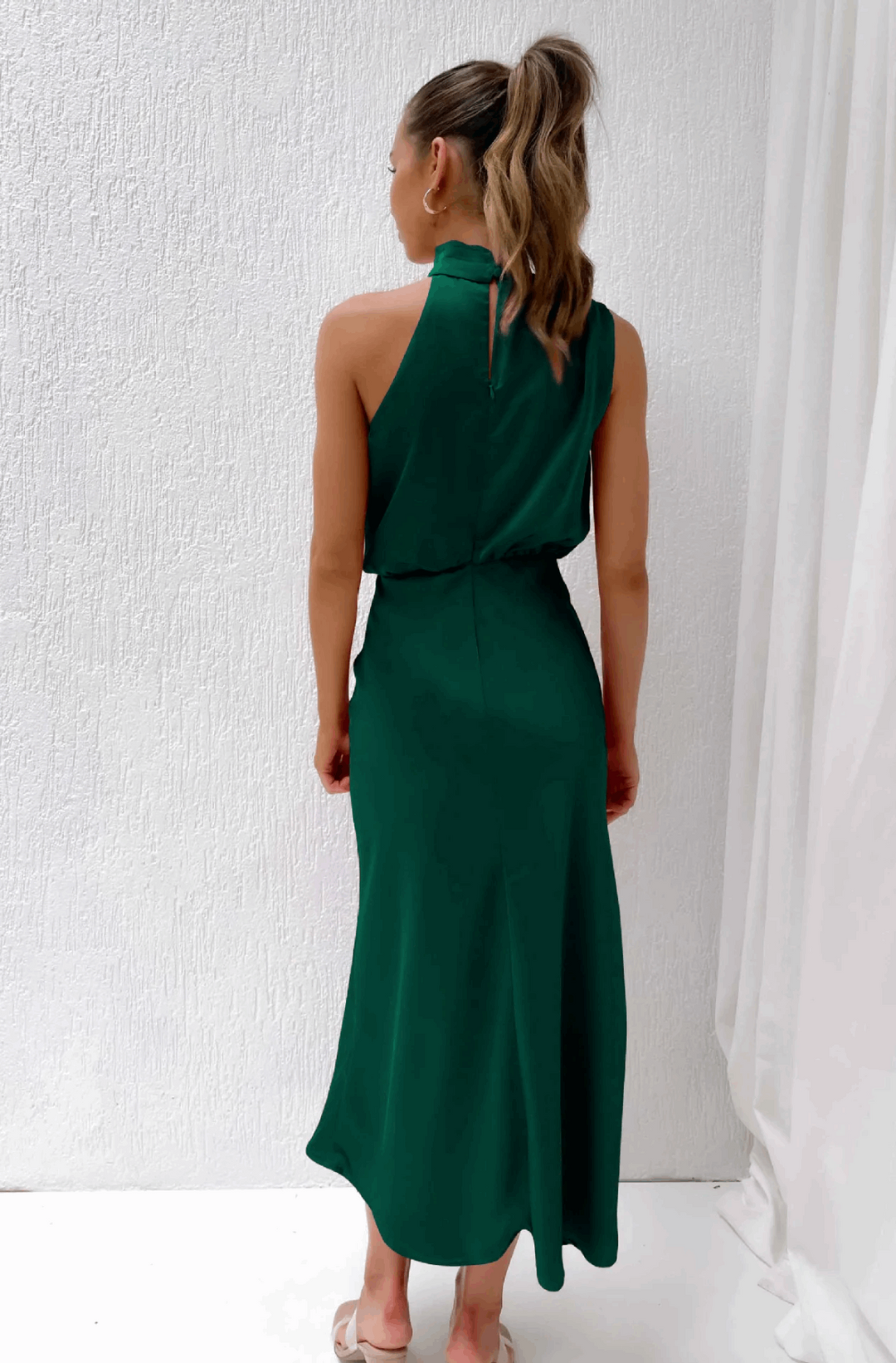 THE LARISSA DRESS - DONKER GROEN