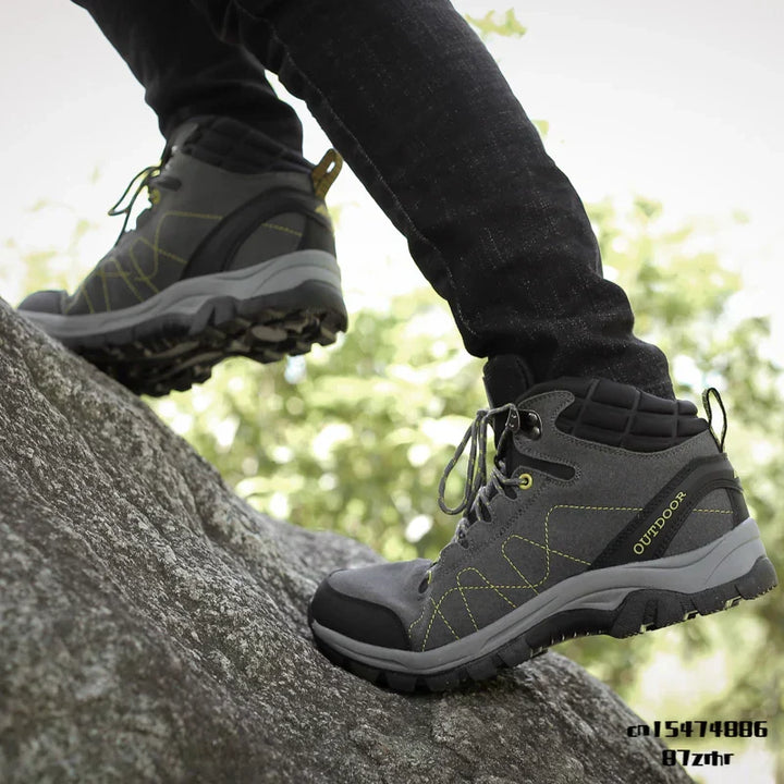 THE CLIMBER BOOTS